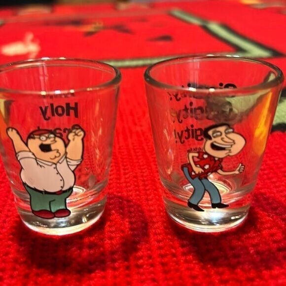 Set Of 2 Family Guy Shot Glasses Featuring Peter Griffin & Glenn Quagmire With F - Picture 1 of 3